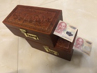 Hộp Tiết Kiệm Trang Sức Con Dấu đựng tiền bằng Gỗ Hương có khóa số số Bảo mật cao ( Hộp Mã Đáo Thành