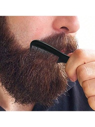 Un peine miniatura de plástico para barba en forma de barba para hombres, con hebilla y llavero, portátil y mini peine para peinar el cabello