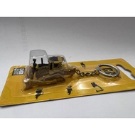 DM CAT D8T Key Ring Carterpillar Bulldozer Engineering Vehicle Model Keychain Pendant 85984