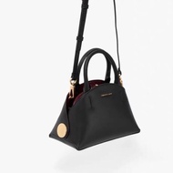 Best seller dome slingbag🎉 inspire Ch@rls&Kit slinghandbag