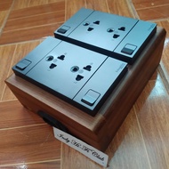 บล็อครางพ่วงไม้สักแบบขวาง Schneider ชนิด 4 6 และ 8 ช่องเสียบแบบมีสวิตช์ ปิด-เปิด แยกอิสระ ราคาไม่รวม