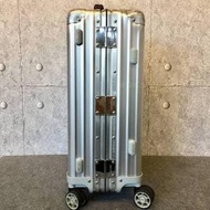 Rimowa Classic 鋁合金行李箱