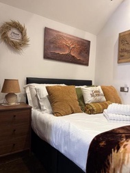Studio D - Newly renovated private 1 bed studio near Trent Bridge Cricket Ground and National Water