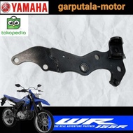 BRACKET FOOTREST 2. B3M-F7422-00 WR155 BRAKET PIJAKAN KAKI KANAN STD. Nice Quality