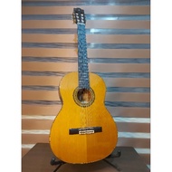 Yamaha C-200 Classical Guitar bound to bicol