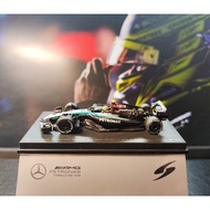 F1 Racing Model 1: 64 SPARK Mercedes Benz W15 Hamilton Balin Station W15 Hamilton Balin Lewis Hamilt