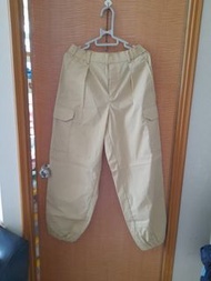 Uniqlo米黄工裝褲