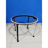 Aari stand with frame