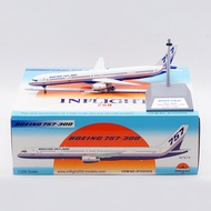 โมเดลเครื่องบิน Boeing B757-300 ขนาด 1:200