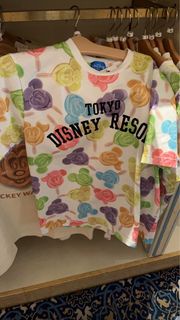 全新 東京迪士尼 限定 米奇 米妮 彩色 冰棒 冰淇淋圖案 上衣 短袖 M號 吊牌在 完美者勿購 蔡阿嘎 二伯有穿 僅有一件