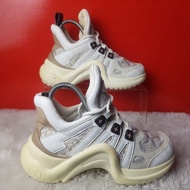 LOUIS VUITTOXXXN Secoxnd Branded Shoes Size 36