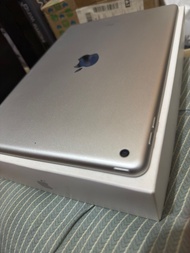 iPad 8 128gb WiFi  有盒有火牛
