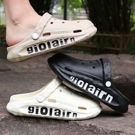 ใหม่ DIY Crocs สำหรับผู้ชาย 2024 ฤดูร้อนสวมใส่ด้านนอกคู่รองเท้าแตะระบายอากาศหนาพื้นรองเท้าแตะ