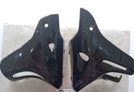 Mỏ cày ốp gầm che cổ pô Suzuki EN150 125 Màu đen EN125-2A / 2F / 3A / 3F EN150-A