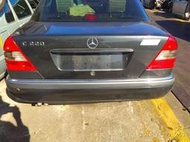 賓士 BENZ W202 C220 零件車報廢車拆賣 後視鏡儀表板鋁圈方向盤保桿尾燈引擎蓋大燈座椅發電機壓縮機音響冷氣