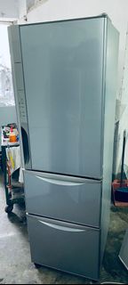 三門雪櫃 大容量 Hitachi 日立 174CM高 R-S32E 100%正常 九成新以上++二手雪櫃//電器***冰箱 ‘’‘’refrigerator