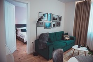 อพาร์ตเมนต์ 1 ห้องนอน 1 ห้องน้ำส่วนตัว ขนาด 56 ตร.ม. – กลางเมืองติรานา (Circus Of Tirana Apartment N