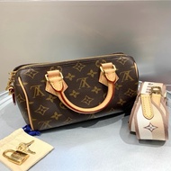 LV speedy20 经典老花配奶茶肩带