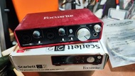 Focusrite Scarlett 2i2 (2nd Gen) USB 音效卡