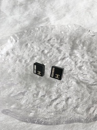 【日本直送 名牌中古包】CHANEL 香奈兒 耳環 黑色 經典雙 C Logo 寶石 復古 vintage 舊款 yg33jb