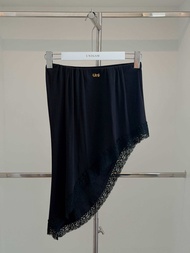 [พร้อมส่ง] LILY TOP เกาะอกยาวลูกไม้ Unigam