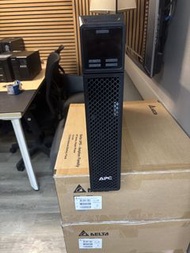 APC 無間斷電源供應器 SRT3000XLI