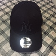 New Era 39Thirty All Black Fitted Cap