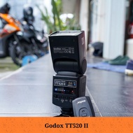 FLASH GODOX TT520ii