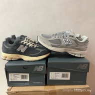 2002r `Dark Black Grey/Phantom and Marblehead (men size)