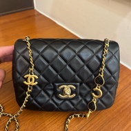 CHANEL 黑羊皮復古金愛心鏈包 不撞包