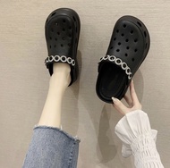 รองเท้าทรงครอส Crocs รองเท้าแตะแบบสวมหัวโต ประดับคริสตัล มีสายรัดส้น ใส่แล้วหรูหรามากจ้า