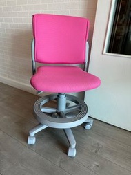 兒童人體工學椅（可較高低、有腳踏，適合5-12 歲）