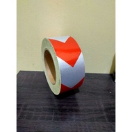 PUTIH MERAH Sticker - Buttonscarveste - Reflective - Red-White Arrow Flight Duct Tape Size 5cm x 45Mtr