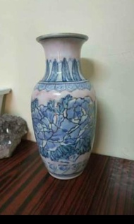 Chinese vintage ceramic vase - 70% new - 20.5cm  $180