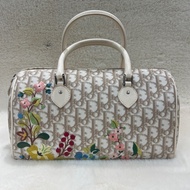Christian Dior 的經典波士頓包 XC556