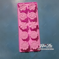 Jelly mold, cotton ice tray filled with 3D and 4D jelly
