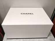 Chanel empty bag box, 46x35x20cm. Chanel 巴黎總店限定白色手袋盒，