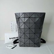BAOBAO 三宅一生BLOCKY霧面炭灰後背包