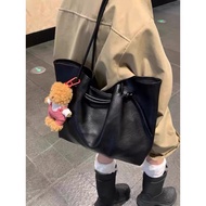 beg tangan wanita christy ng bucket High-End Retro Laced-Up Tote Bag Women 2026 Autumn Winter Large 