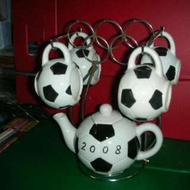 2008 奧運紀念 足球造型 茶壺.杯套組 / 茶具組  1壺4杯＋擺飾杯架 ~~(適 父親節 / 爸爸節 禮物）
