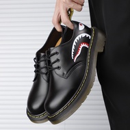 เทรนด์แฟชั่นของผู้ชาย Dr. Martens รองเท้าบูท Martin อเนกประสงค์รองเท้าบูทหนังผู้ชายลำลอง 1230