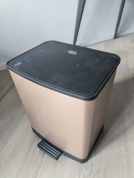 垃圾桶 腳踏式垃圾桶