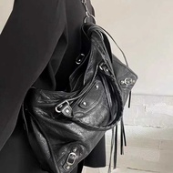 2024 Trendy Paris Rivet Motorcycle Bag ABG Hot Girl Bag High-End Sense Large-Capacity One-Shoulder C