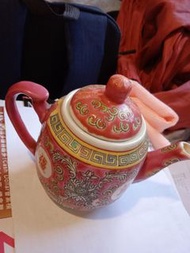 紅色陶瓷茶壺