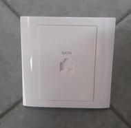Faceplate Outlet data Cat 6 RJ45 HAGER WXET1RJ6