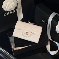 Chanel🤍白色荔枝牛皮卡包AP0214