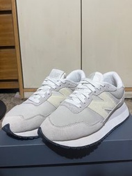 new balance   237燕麥黃女版