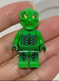 稀有絕版 Lego  4852 金眼綠惡魔（附人偶展示盒