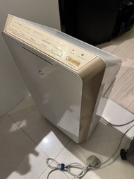 [搬屋求清貨,10月3交收] Panasonic 空氣清新機 F-PXM55H + naveed智能垃圾桶 + kinyo 氣泡按摩摺疊足浴機 + smartech cordless vac 無線吸塵