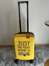 New： Minions 19 inch luggage ； 小黃人19 吋行李箱 52 x 35 x 22cm